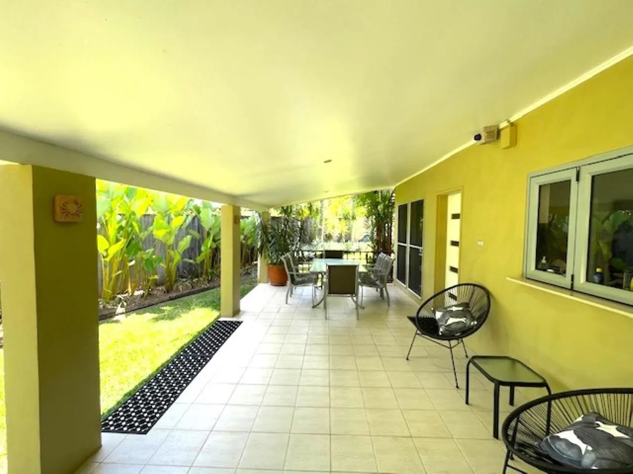 Aquatica - Luxe Holiday Home