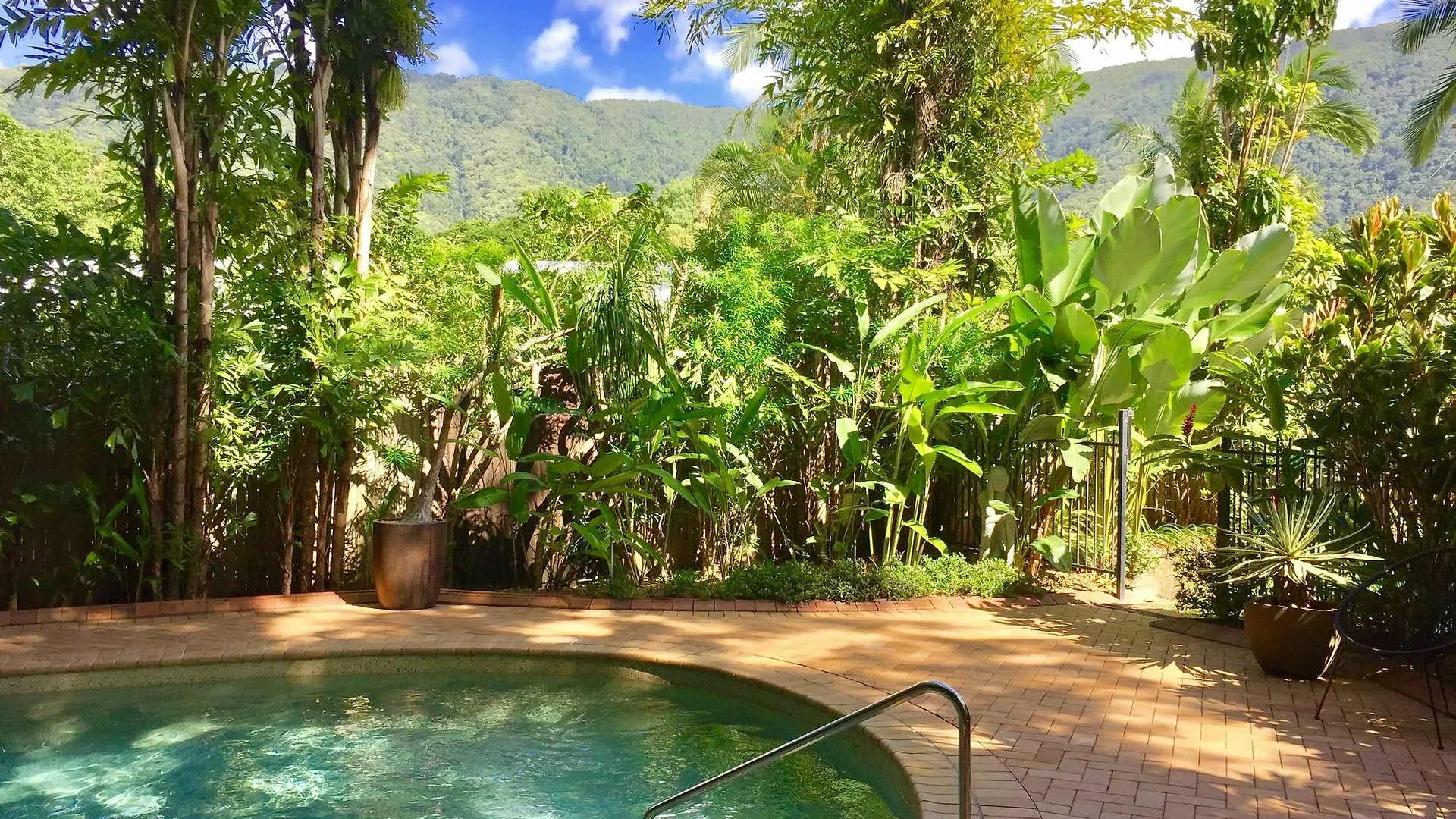 Aquatica - Luxe Holiday Home