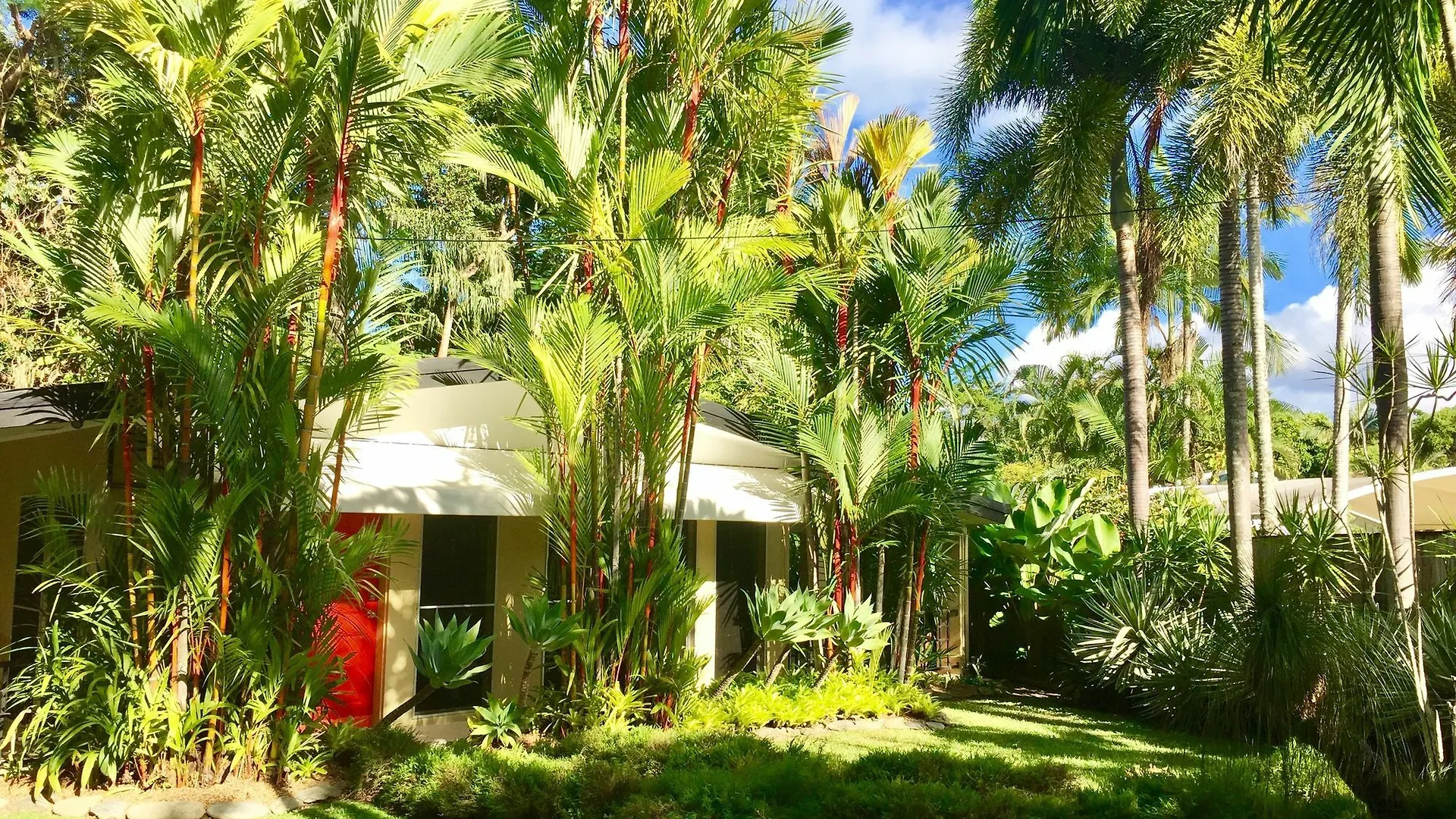 Aquatica - Luxe Holiday Home